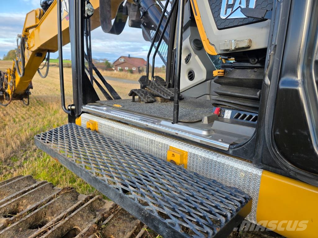 CAT 330 NG with Rototilt and GPS Beltegraver