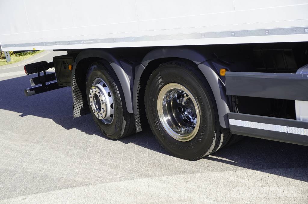 MAN TGX 26.510 6×2-4 / Krone 18 EPAL refrigerator شاحنات بدرجة حرارة قابلة للضبط