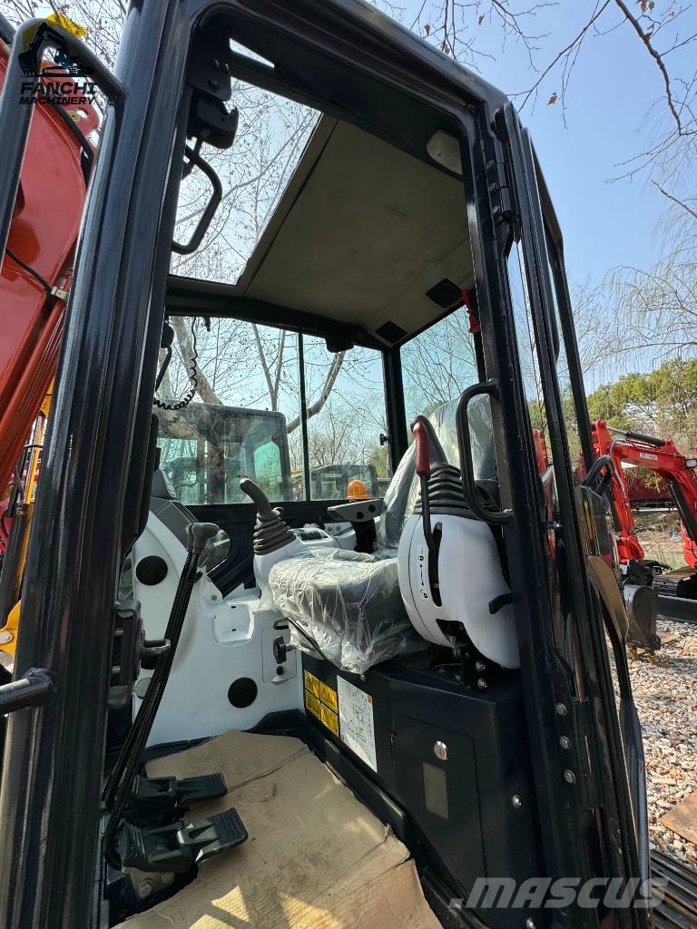 Hitachi 55U Mini bagri <7t