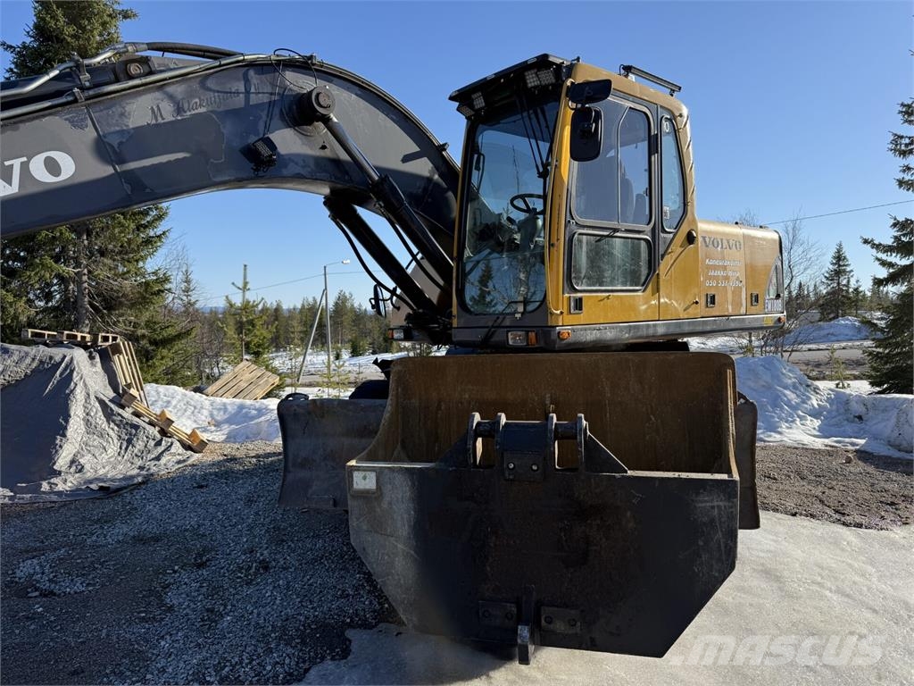 Volvo EW180B Колесни екскаватори