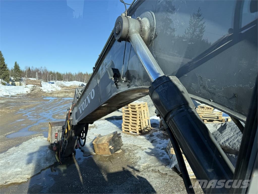 Volvo EW180B Колесни екскаватори