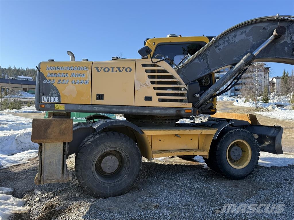 Volvo EW180B Колесни екскаватори