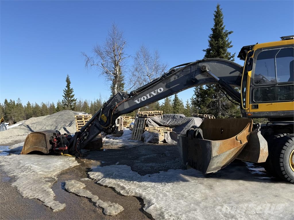 Volvo EW180B Колесни екскаватори