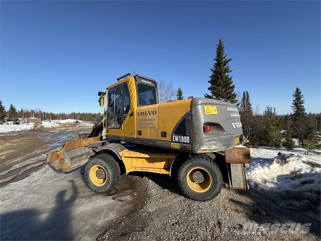 Volvo EW180B Колесни екскаватори