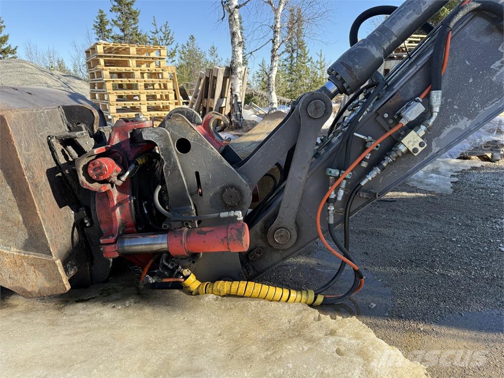 Volvo EW180B Колесни екскаватори