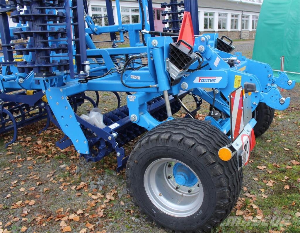 Farmet Kompaktomat K600PS Long مثاقيب مدمجة