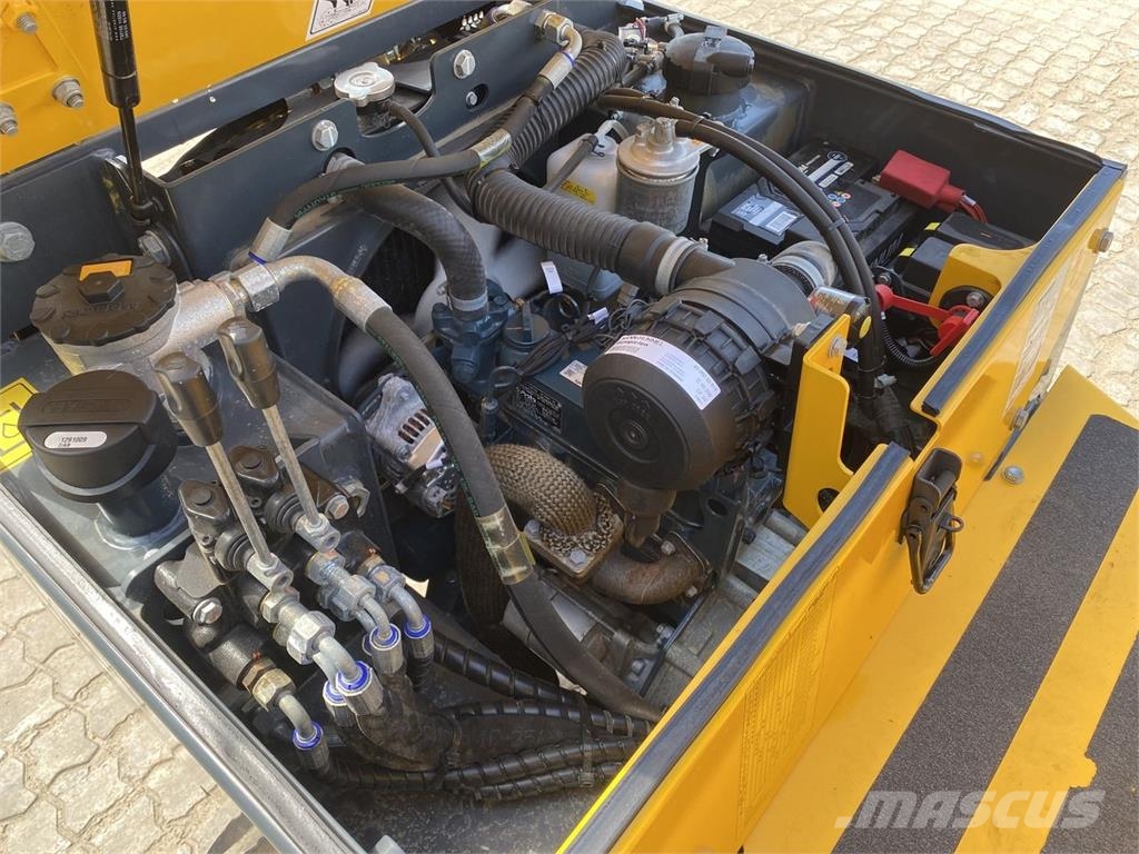 NC ENGINEERING HT1810 Vehículos compactos de volteo