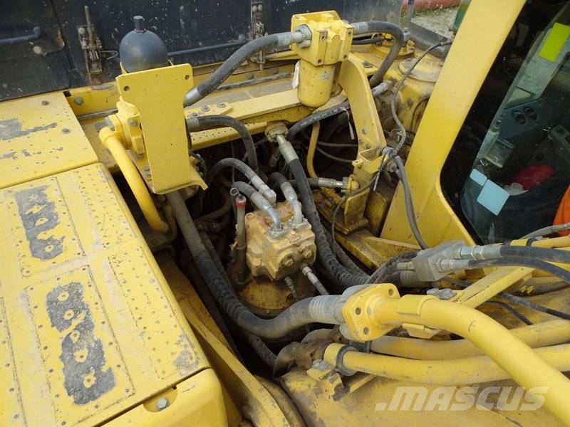 Komatsu PC 490 LC-11 Roomikekskavaatorid