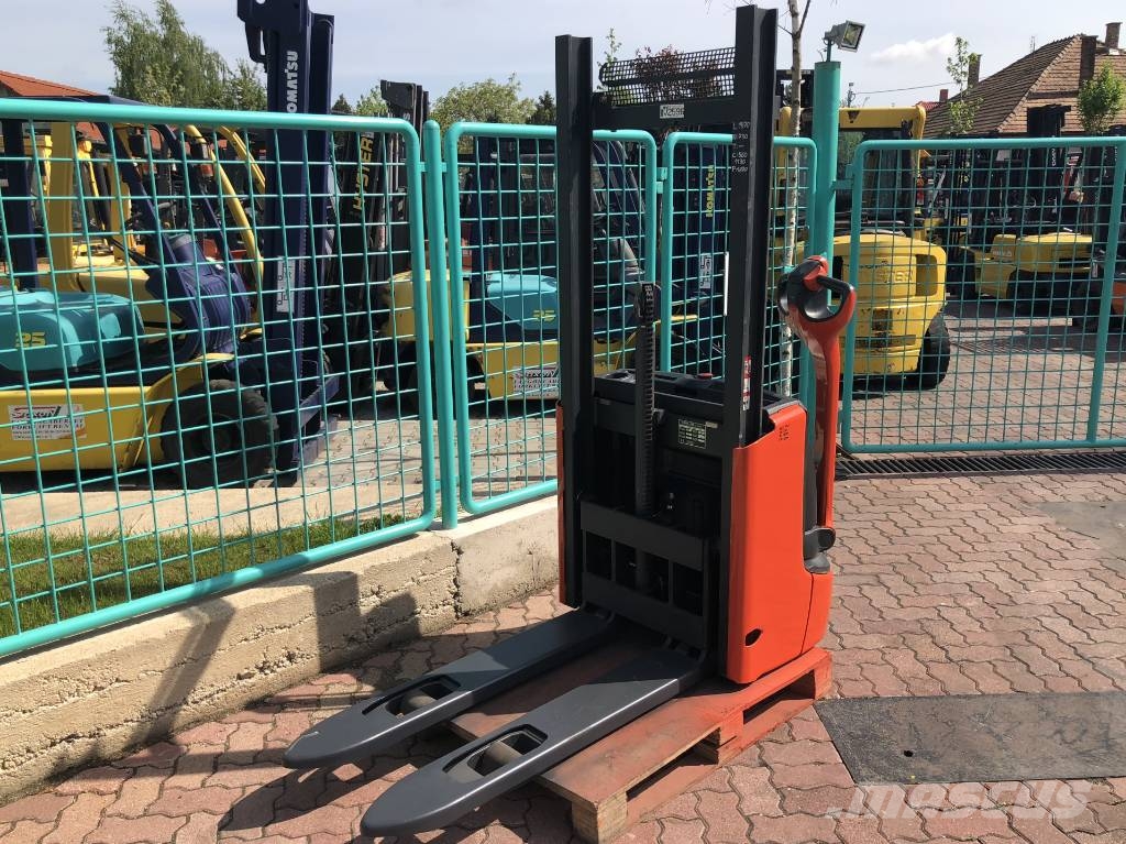 Linde L 10 B /172/ V-2596 OB Apiladores eléctricos autopropulsados