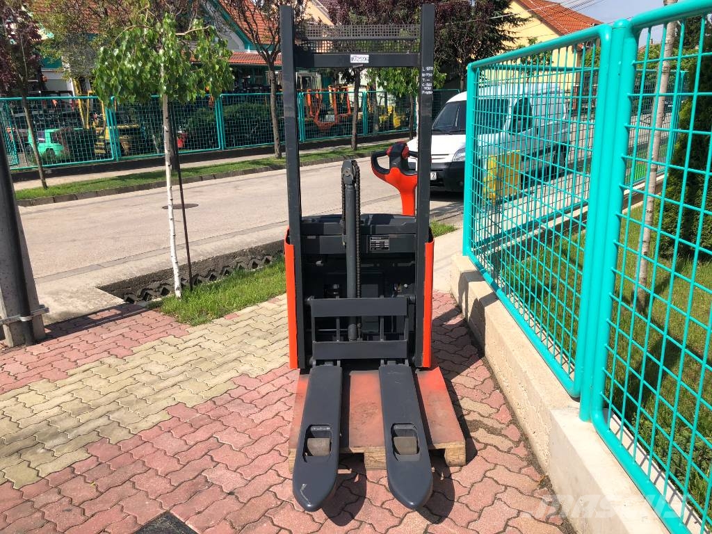 Linde L 10 B /172/ V-2596 OB Apiladores eléctricos autopropulsados