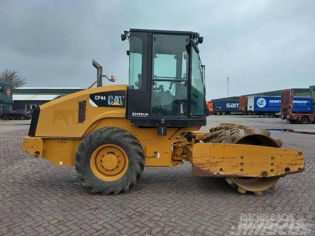 CAT CP 44 Egydobos hengerek