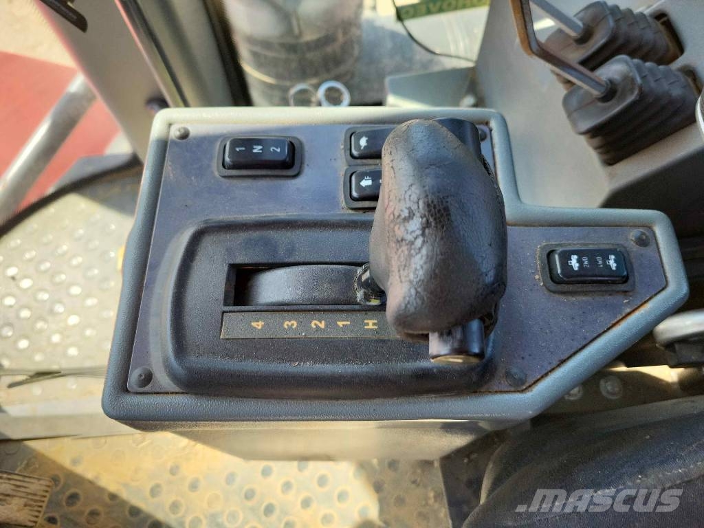 Kirovets K 744 P Traktori
