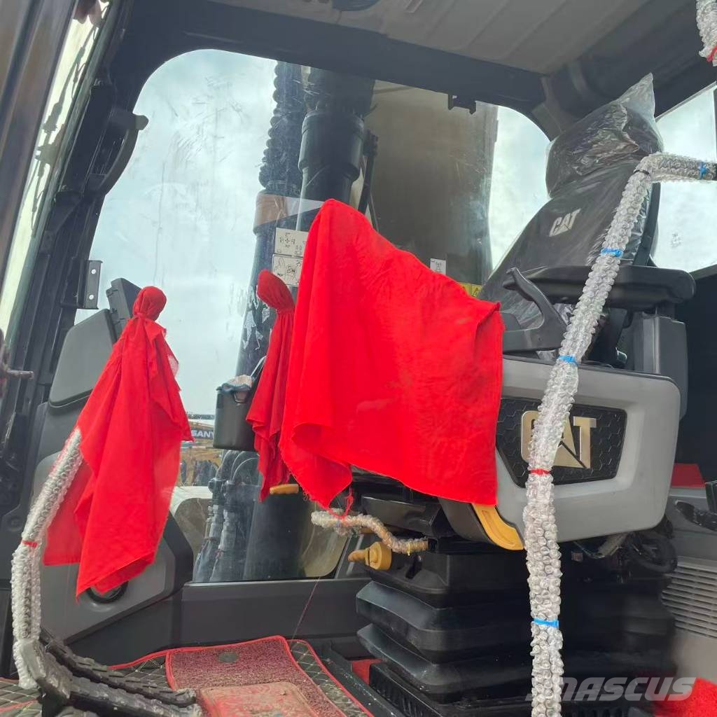 CAT 323 Pásová rýpadla