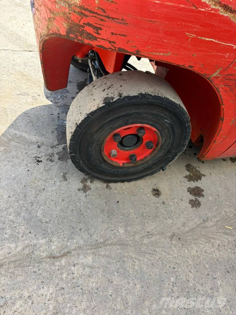 Linde H 25 D 柴油卡車