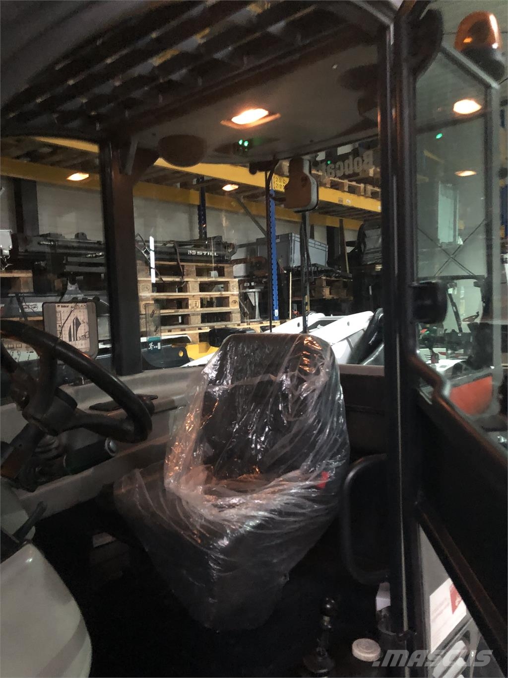 Bobcat TL470 مناولات متداخلة