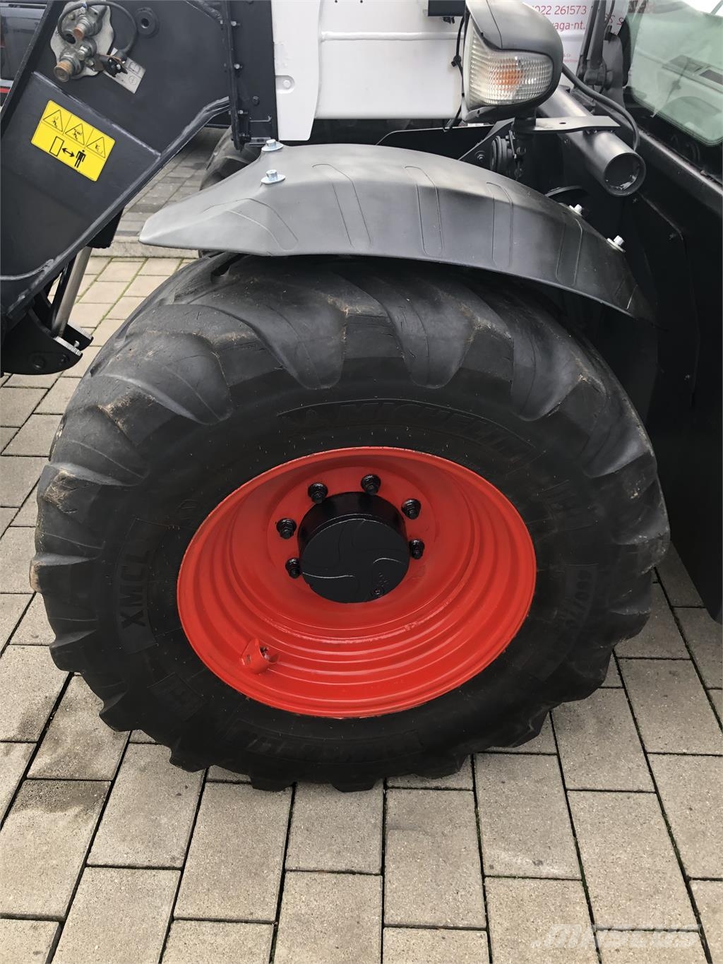 Bobcat TL470 مناولات متداخلة