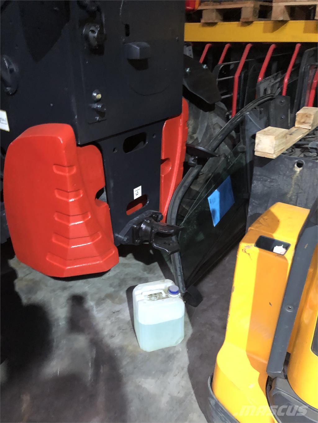 Bobcat TL470 مناولات متداخلة