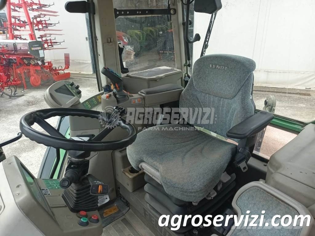 Fendt 820 Vario Tractoren