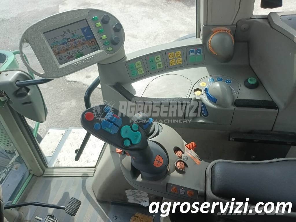 Fendt 820 Vario Tractoren