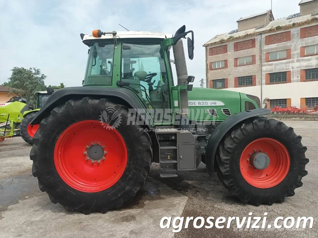 Fendt 820 Vario Tractoren