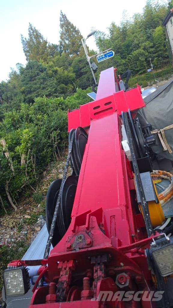 Hansin HS300 トラック高所作業車