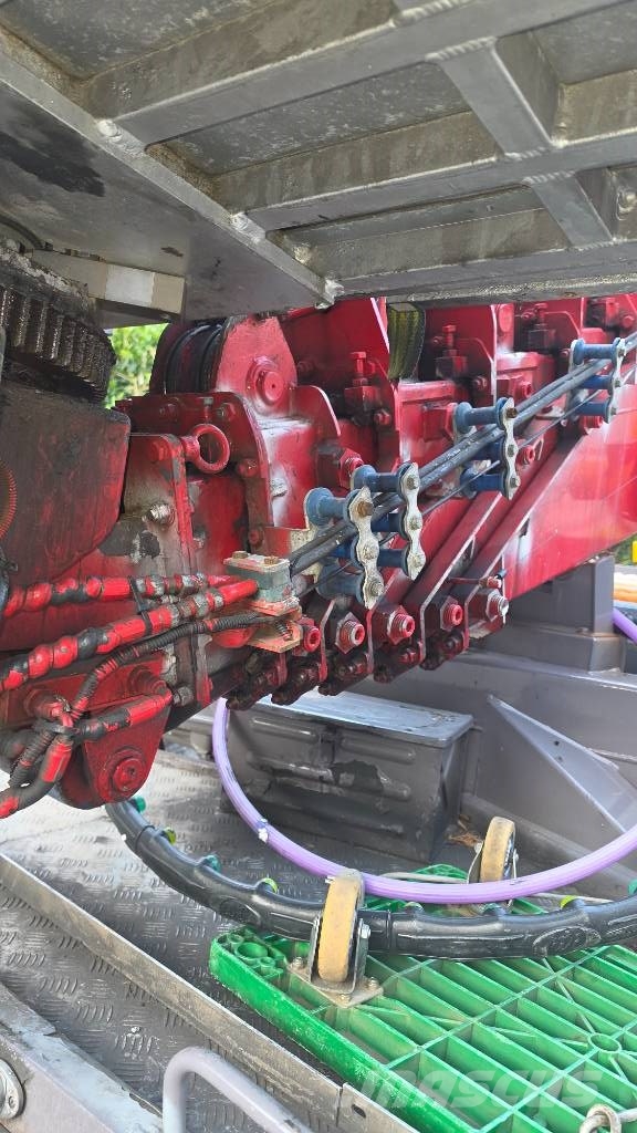 Hansin HS300 トラック高所作業車