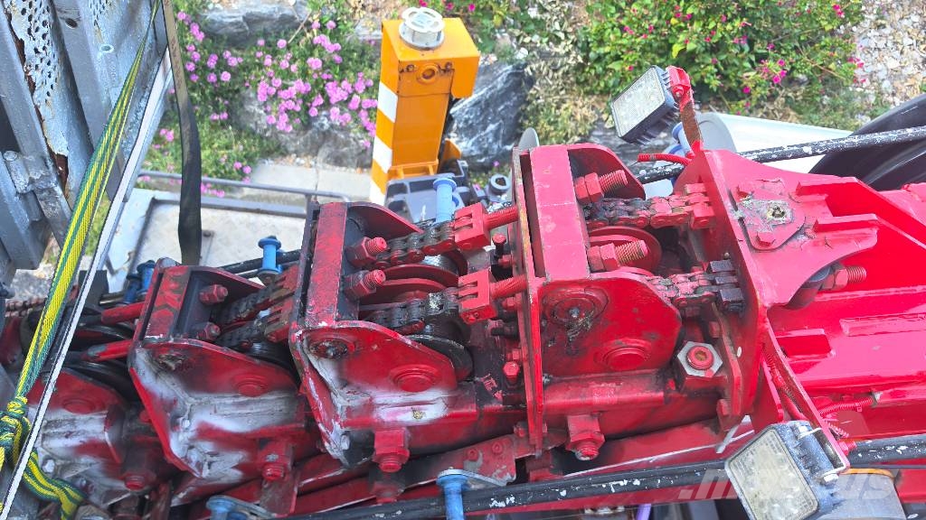 Hansin HS300 トラック高所作業車