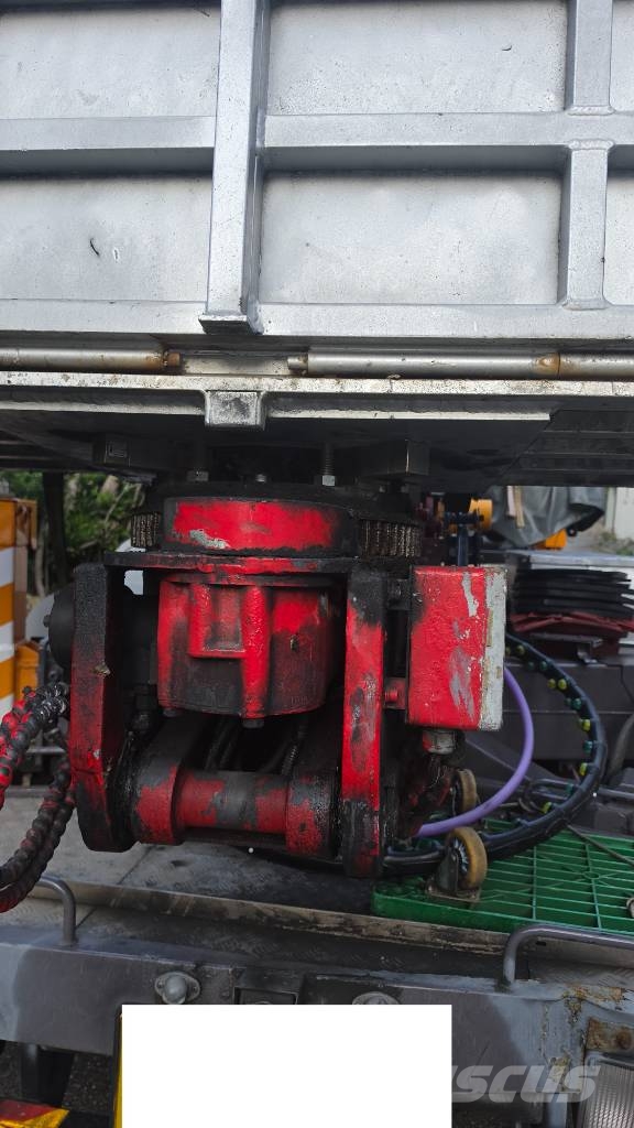 Hansin HS300 トラック高所作業車