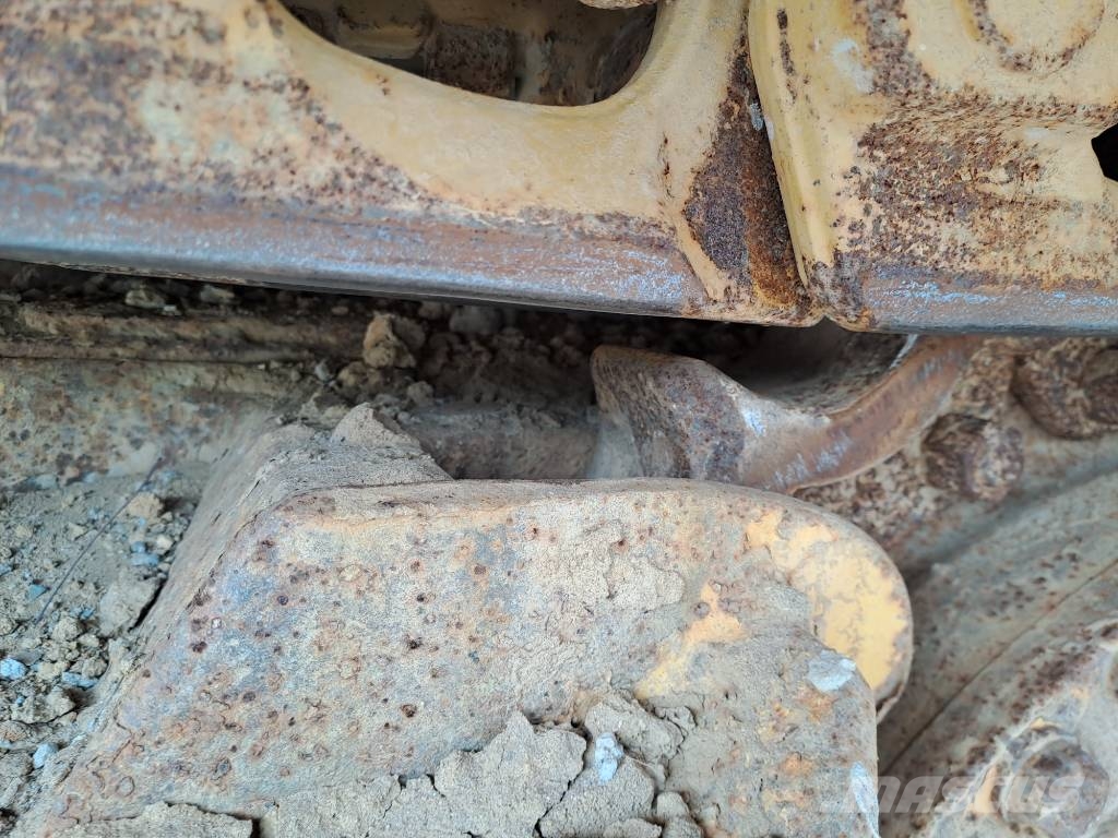 Komatsu D61PXi-24 Bulldozer