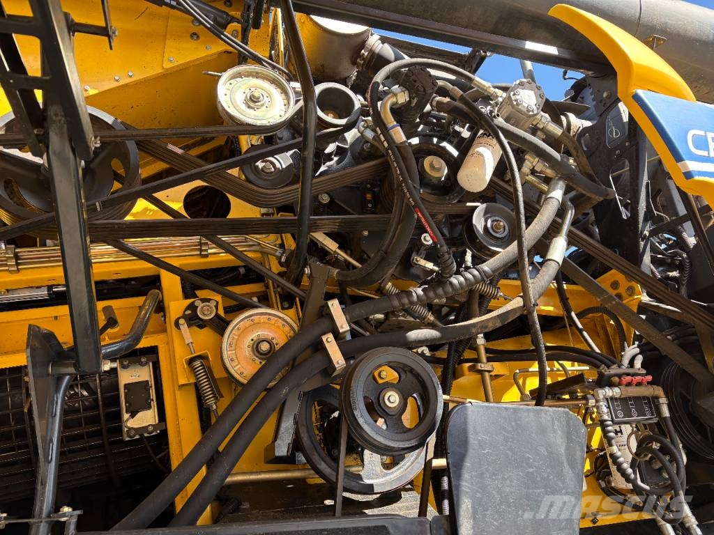 New Holland CR 8.90 حصادات