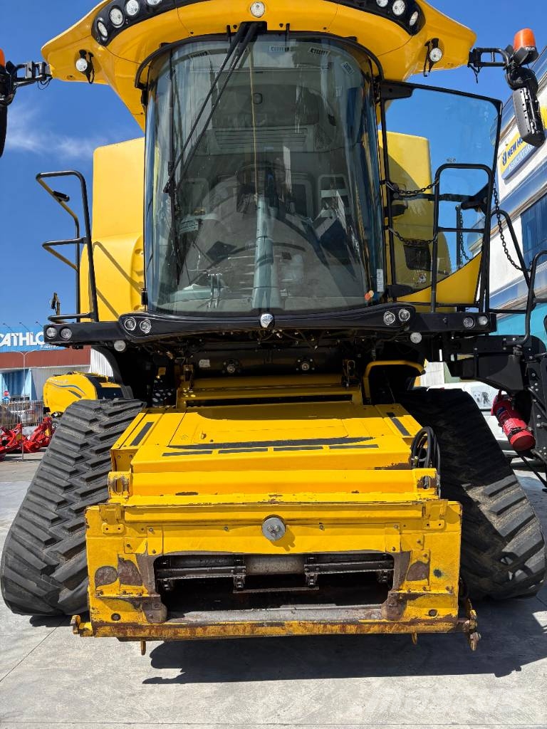 New Holland CR 8.90 حصادات