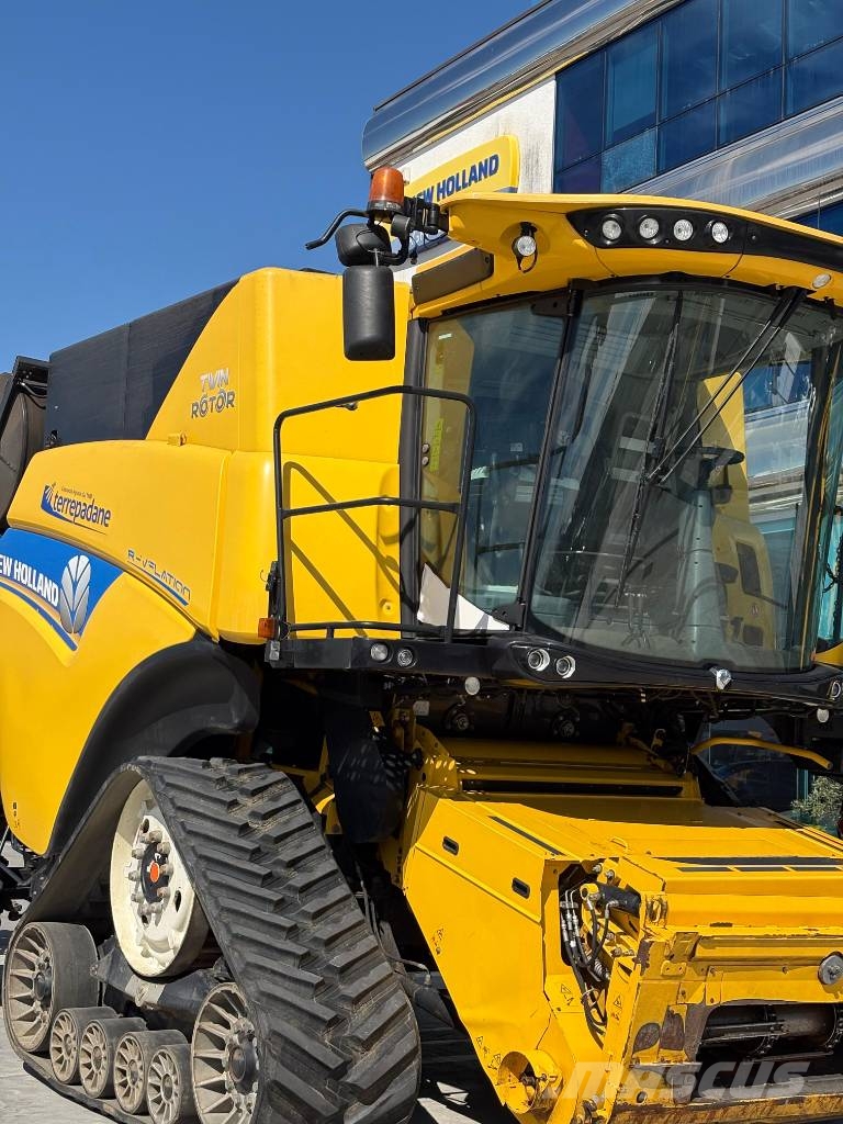 New Holland CR 8.90 حصادات