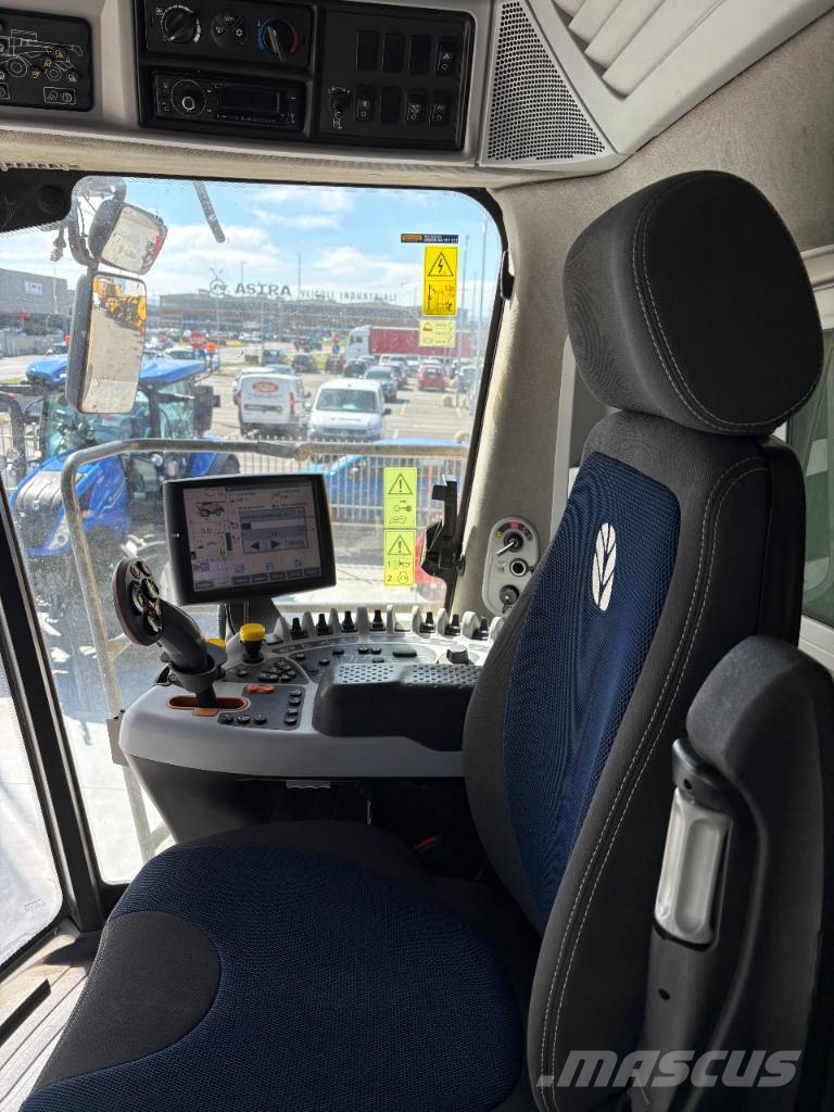 New Holland CR 8.90 حصادات