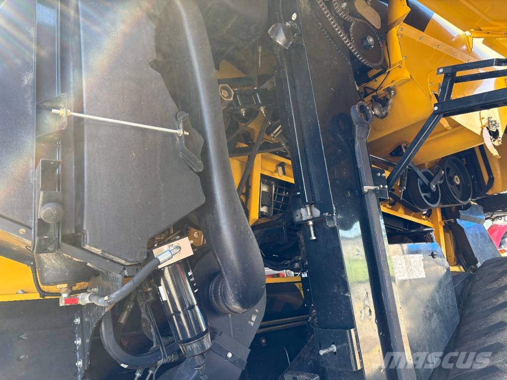 New Holland CR 8.90 حصادات
