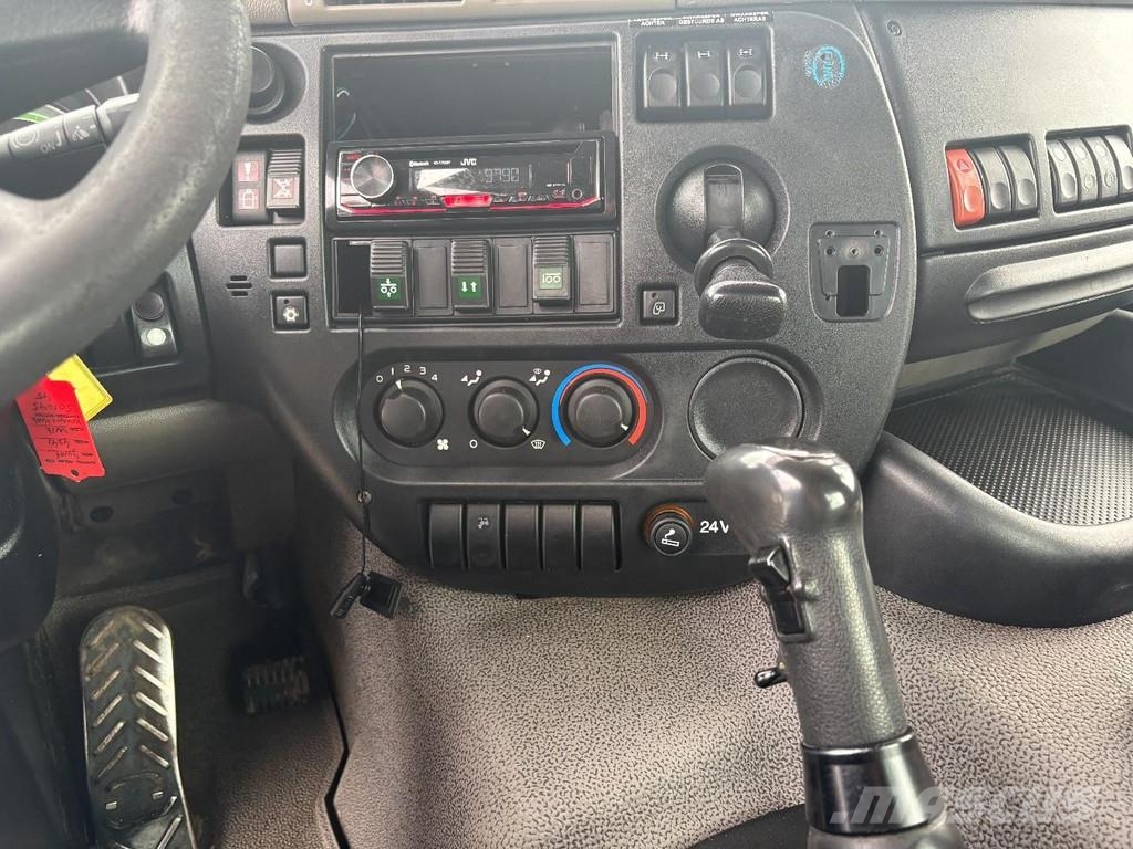 Ginaf X 4241 S + HMF 1643 Z2 + MANUAL + REMOTE + HYVA LI 吊鉤式起重車