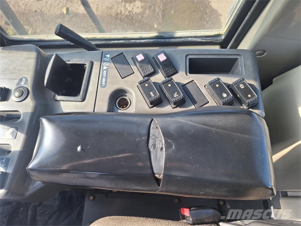 Hitachi ZW 250 4X4 Outros