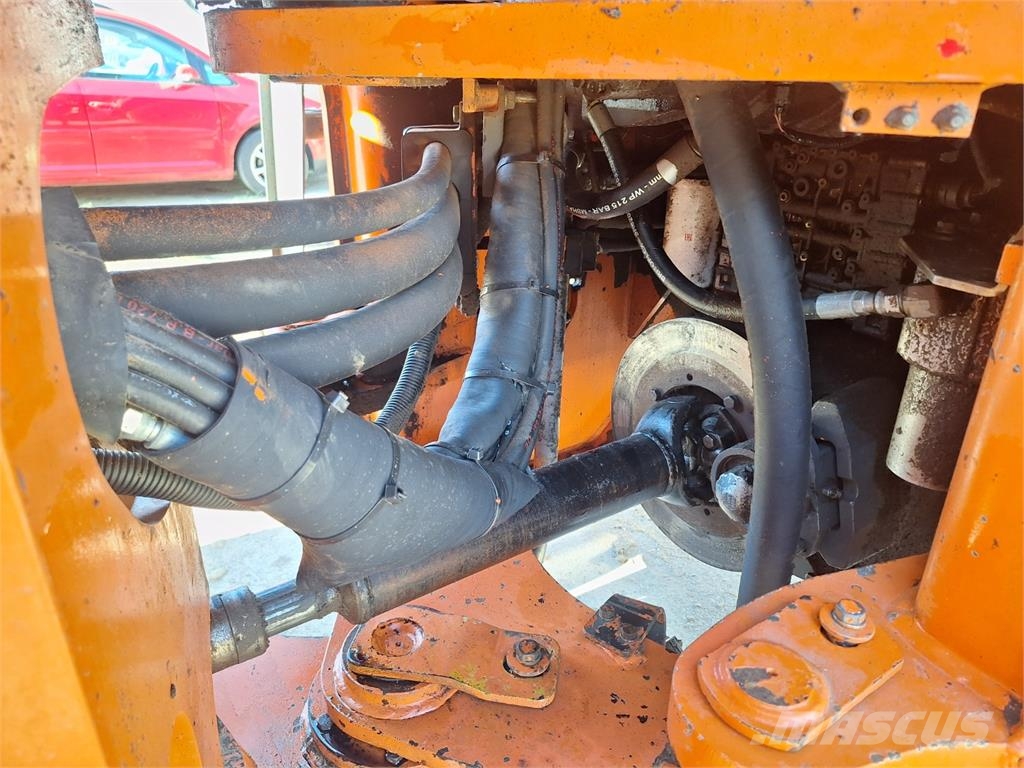 Hitachi ZW 250 4X4 Outros