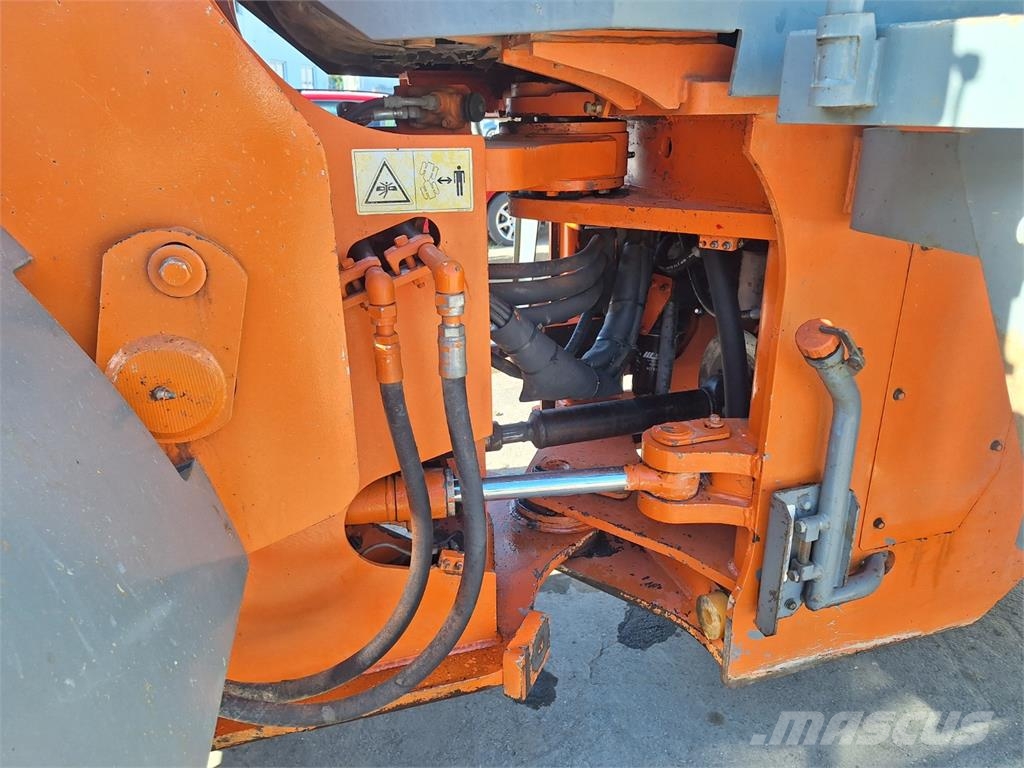 Hitachi ZW 250 4X4 Outros