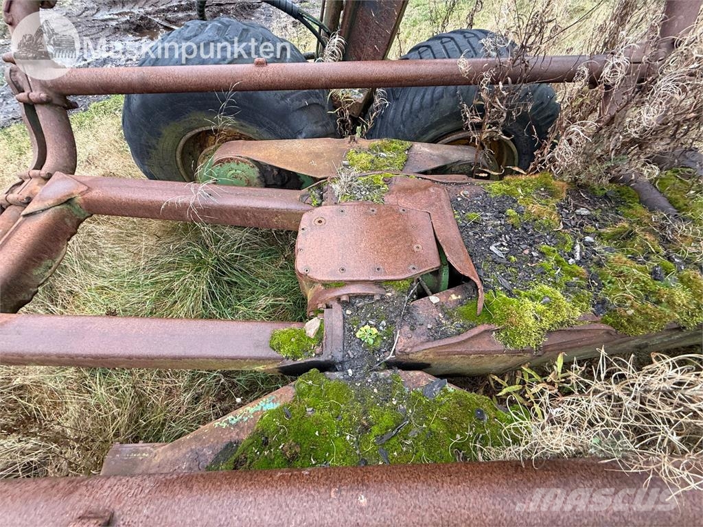 Bruunett MIN 678 F Forvarderi
