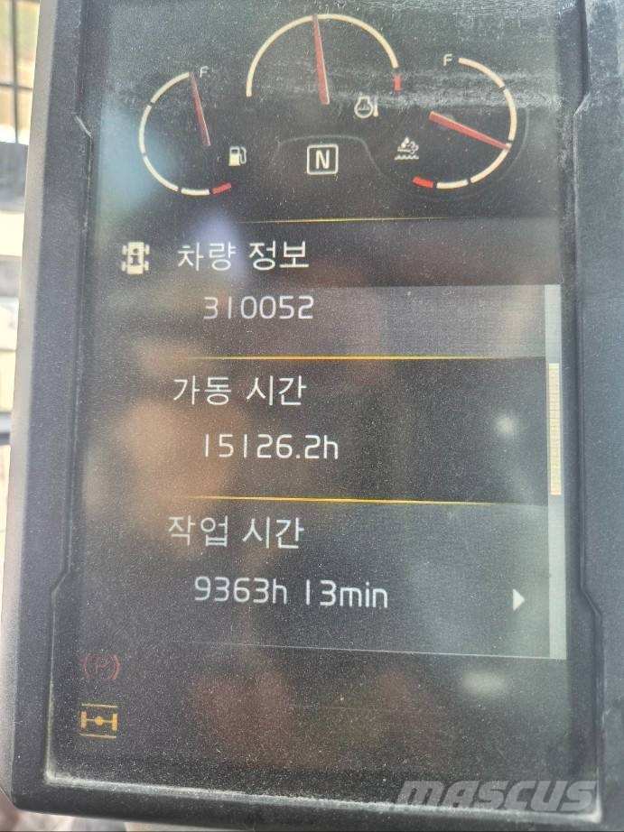 Volvo EW 205 D حفارات بعجل