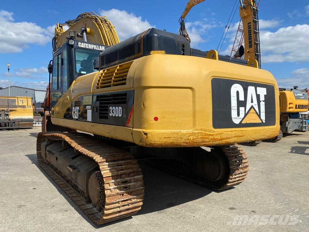 CAT 330 D . حفارات زحافة