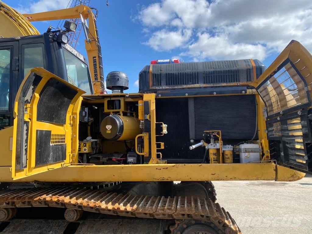 CAT 330 D . حفارات زحافة
