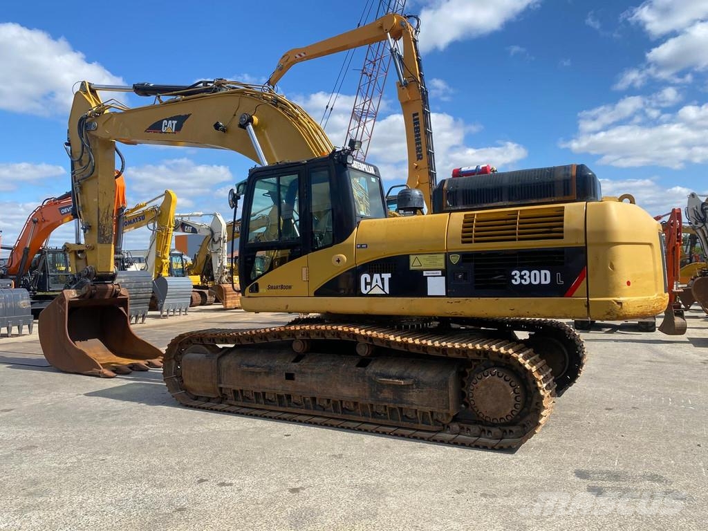 CAT 330 D . حفارات زحافة