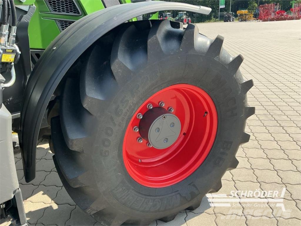 Fendt 724 VARIO GEN6 POWER PLUS Traktorji