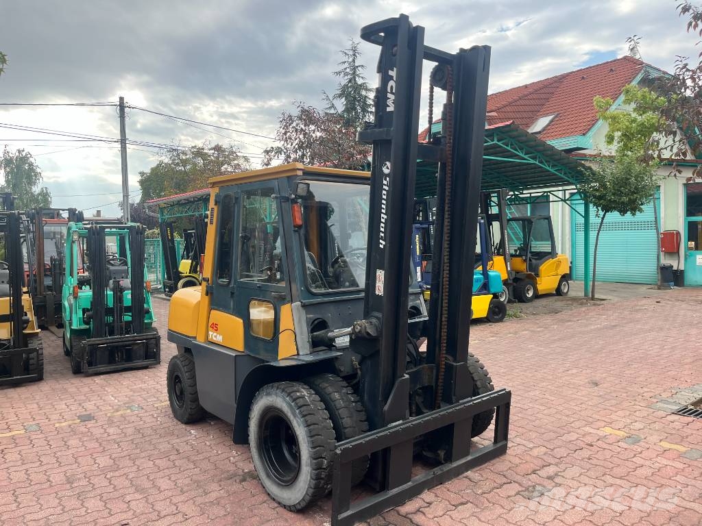 TCM FD40-T8 V-4023 OB Chariots diesel