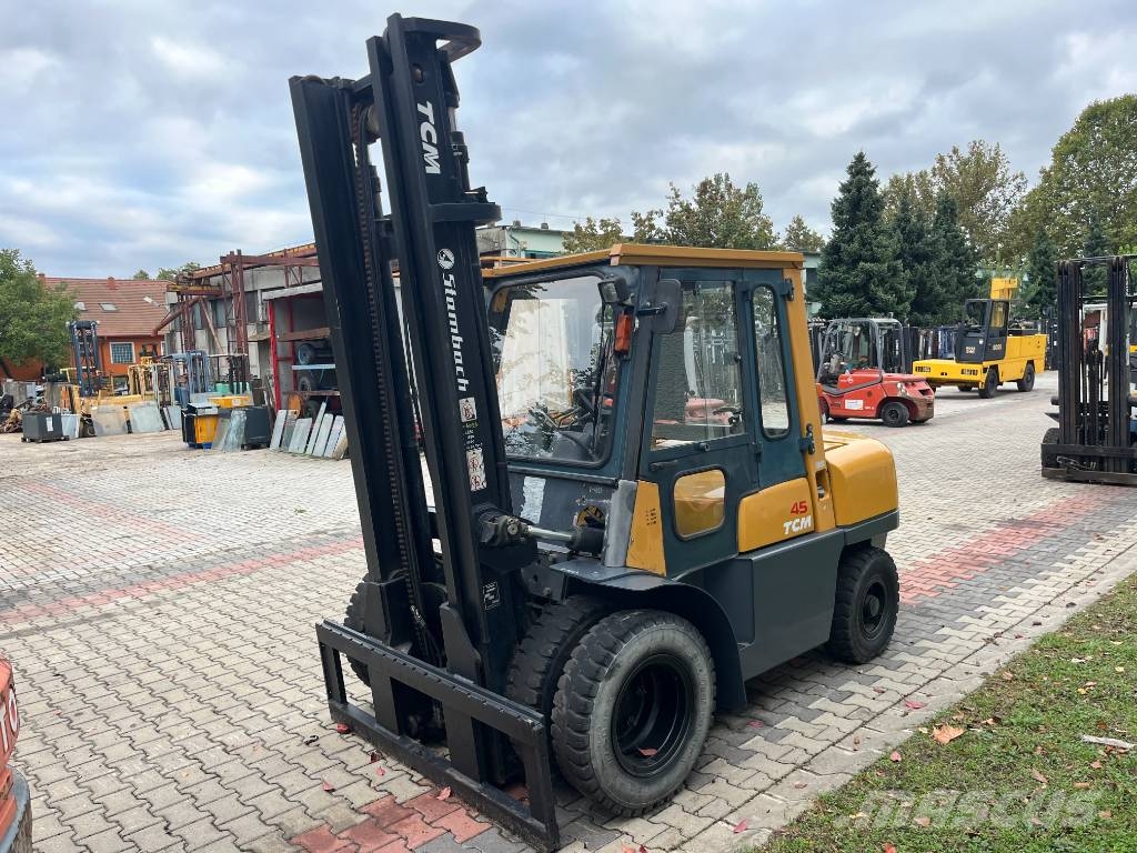 TCM FD40-T8 V-4023 OB Chariots diesel