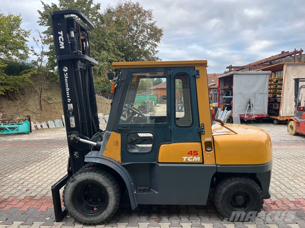 TCM FD40-T8 V-4023 OB Chariots diesel