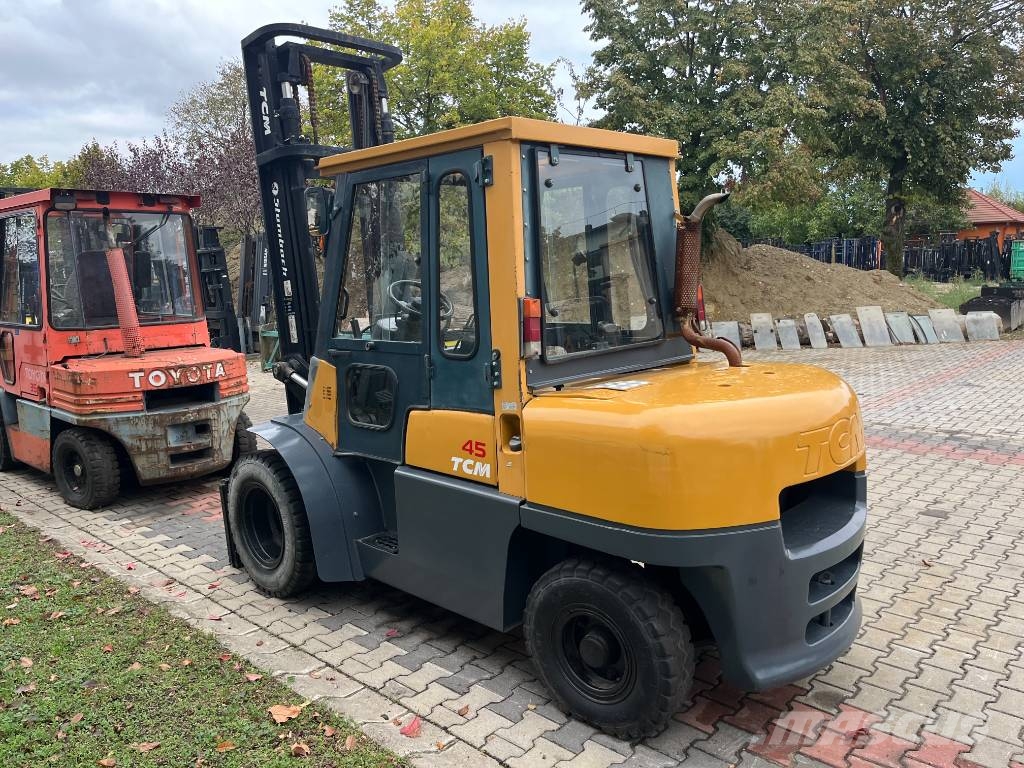 TCM FD40-T8 V-4023 OB Chariots diesel