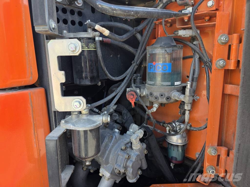 Hitachi ZX 85 US-5 A Середні екскаватори 7т. - 12т.