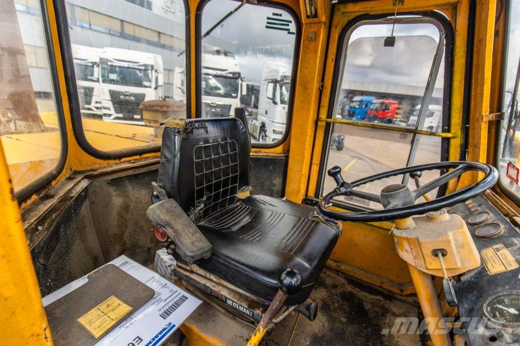 Hanomag 44C Kolesové nakladače